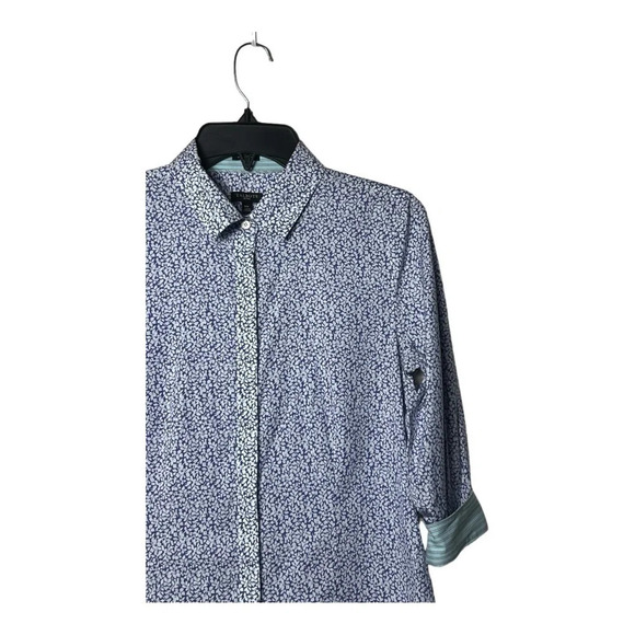 1548. TALBOTS 3/4 SLEEVES FLORAL PATTERN TOP FULL BUTTON‎ UP BLUE/WHITE IN COLOR - Picture 2 of 9